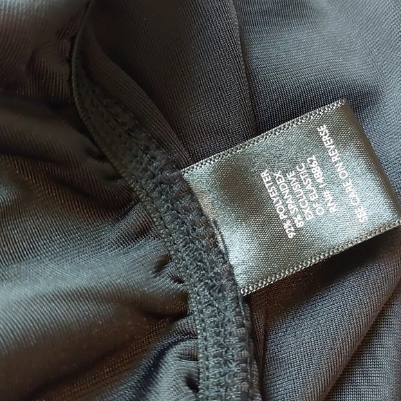 Torrid Shirred Front Black Stretch Velvet Off the Shoulder Top 2 2X NWT - Picture 6 of 8